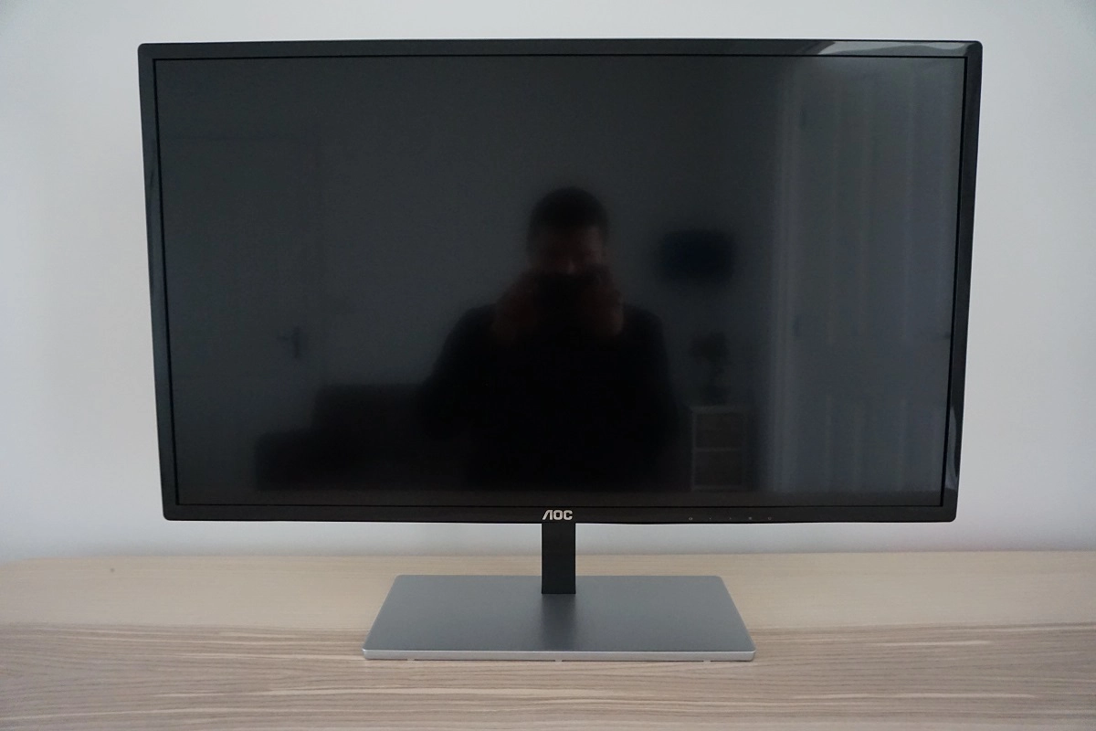 A large glossy screen (in a bright room)