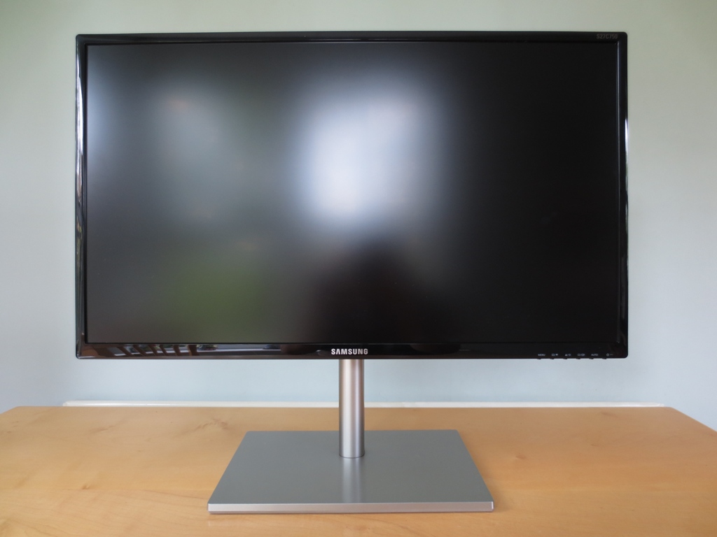 difference between dell s and p monitors