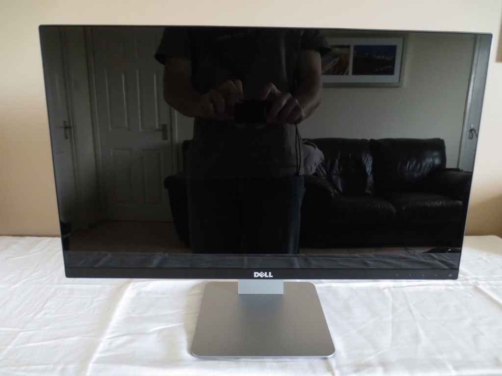 dell monitor glossy screen