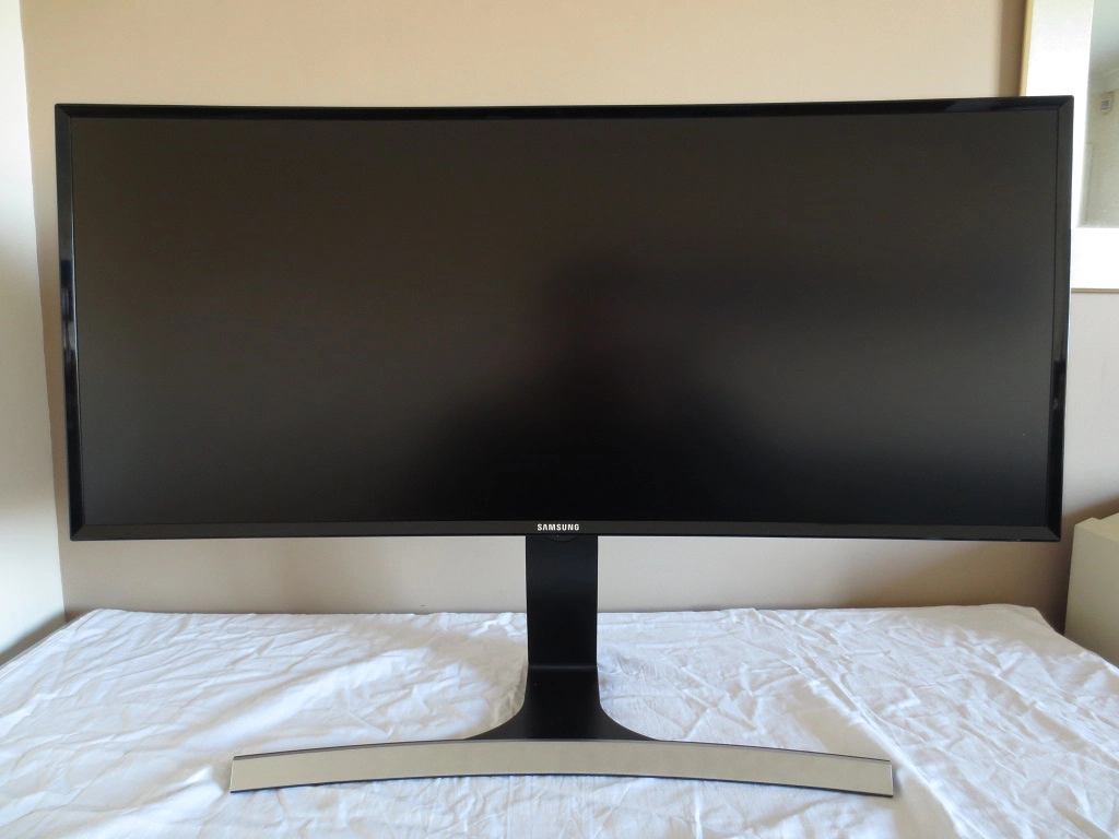 Test du Samsung LS34E790 : un moniteur 34 pouces incurvé ! - Ere