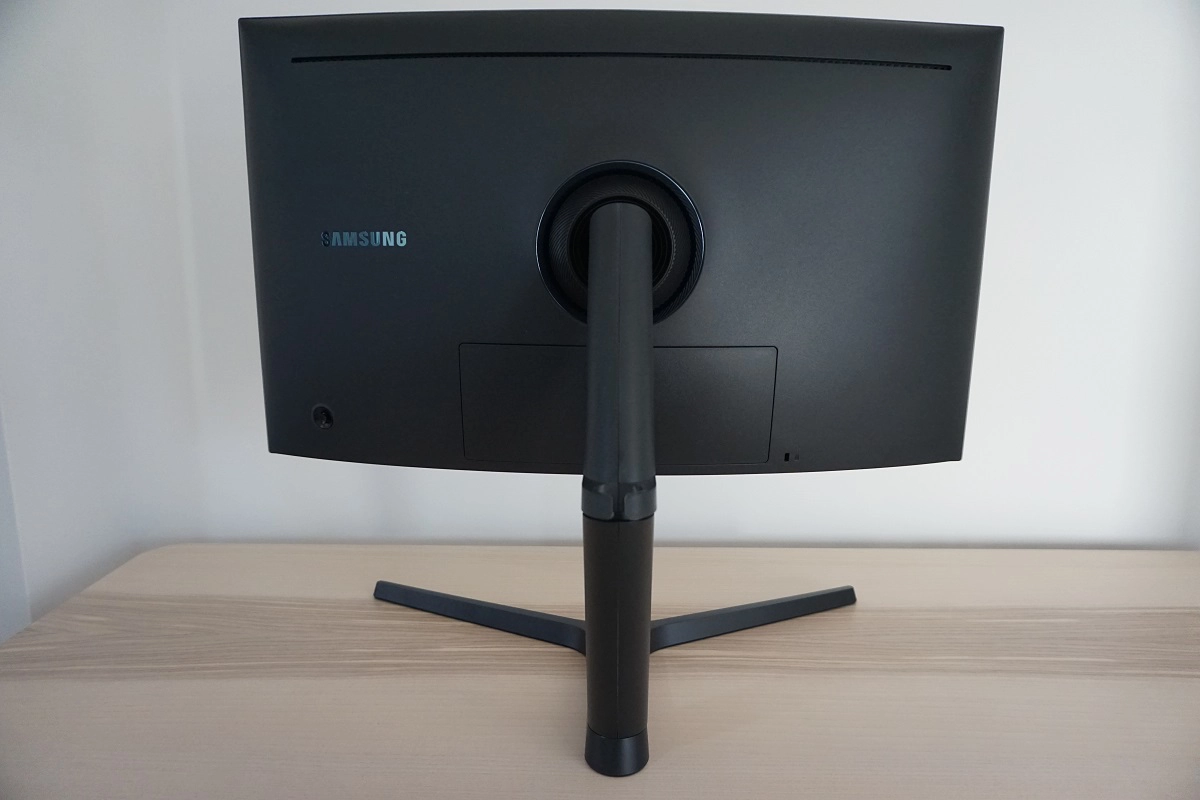 Samsung C27HG70 Review PC Monitors