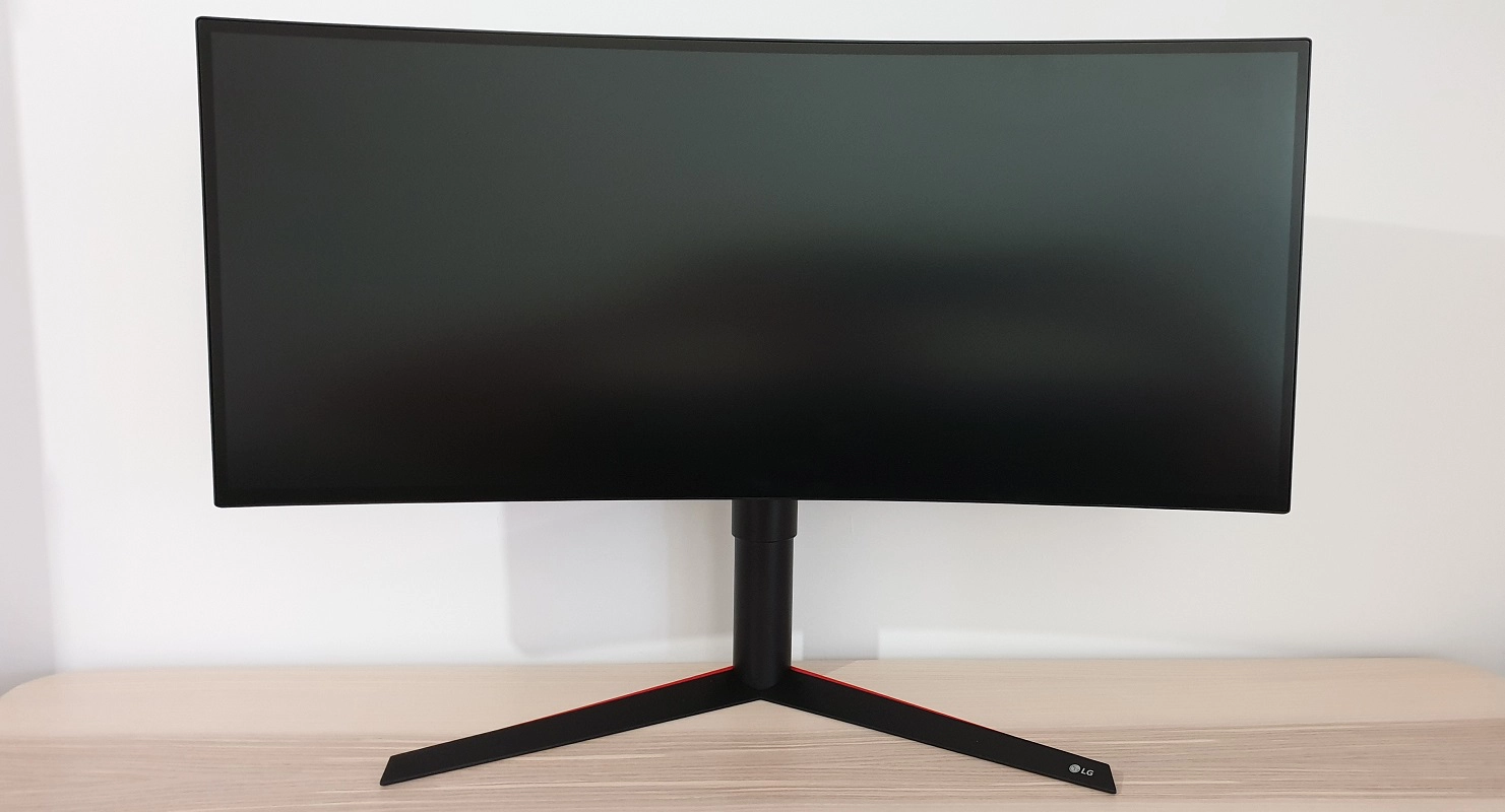 This LG Monitor Can Continuously Move Itself to Meet Your Eye Level