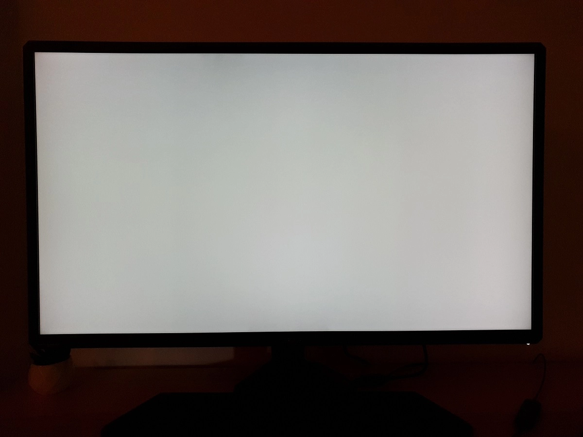 Monitor displaying medium grey shade