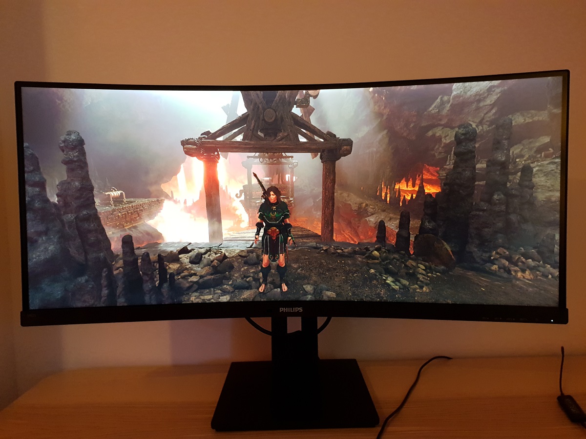 Curved UltraWide LCD Monitor with USB-C 346B1C/27