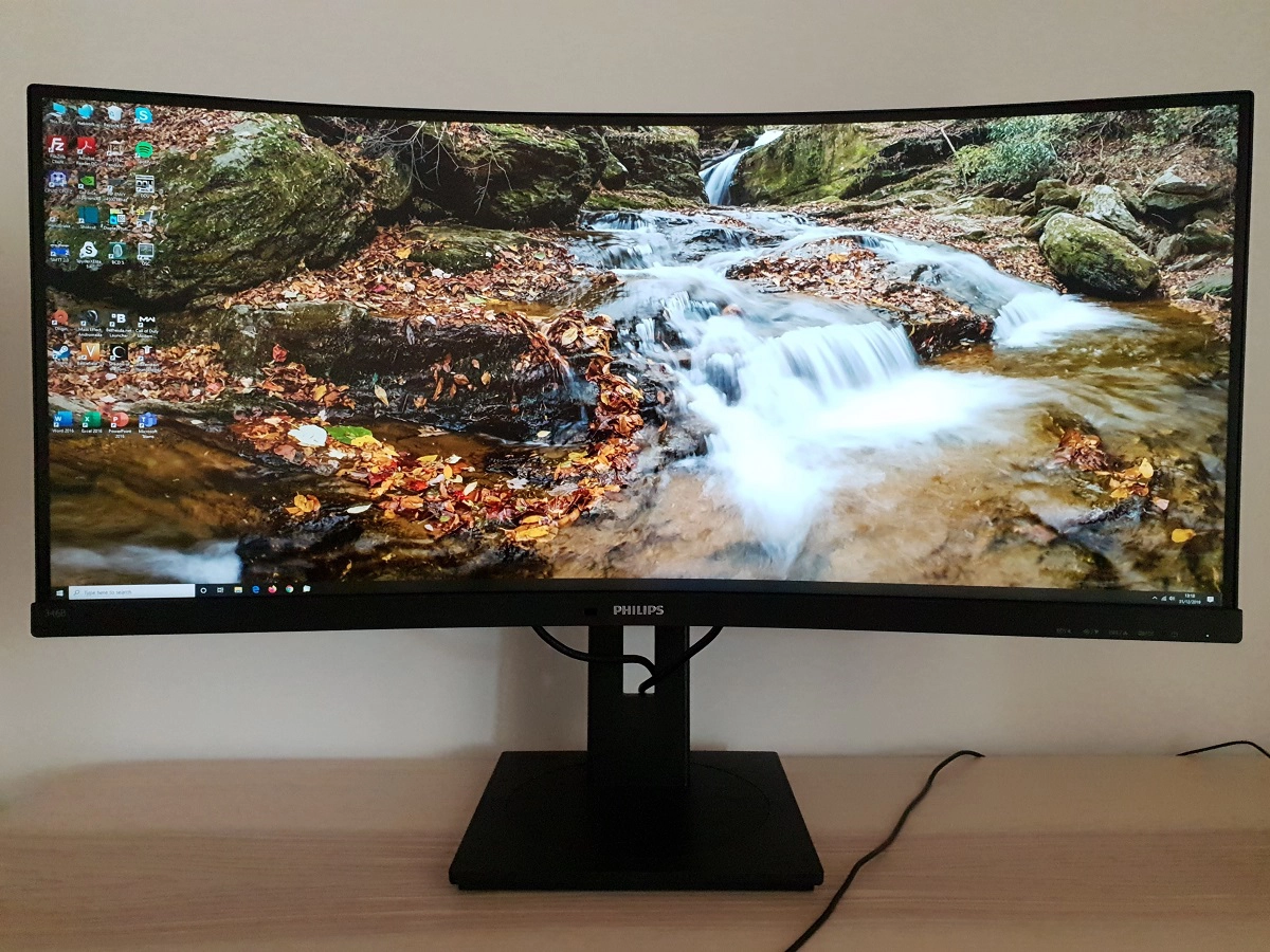 Monitor LCD UltraWide curvo con USB-C 346B1C/00