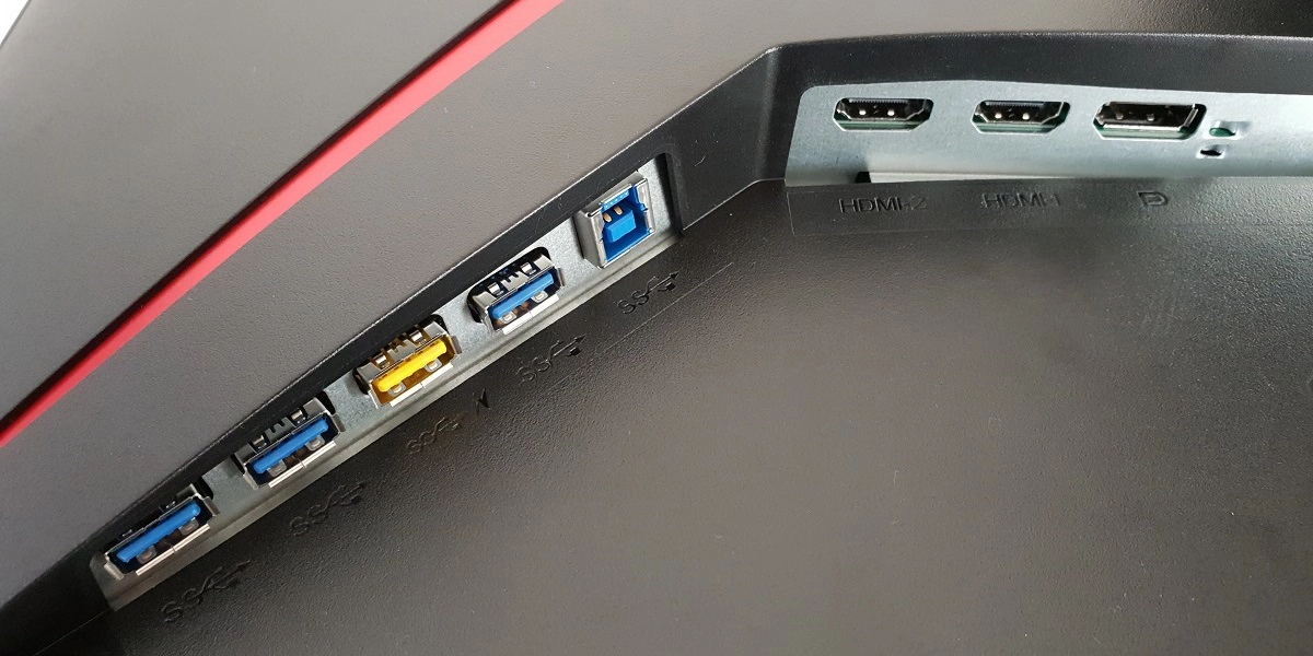 Ports to the left (only 'U' model has USB)