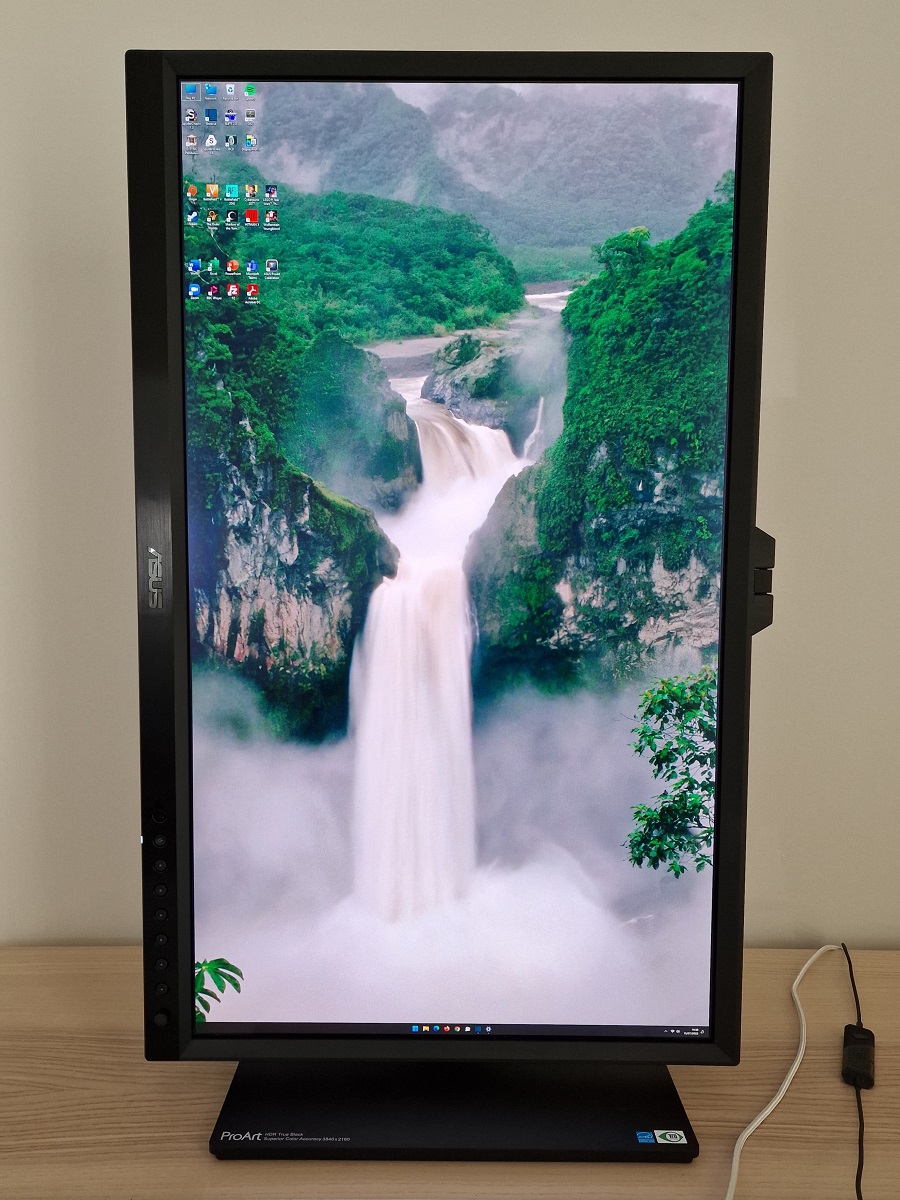 Asus ProArt Display OLED PA32DC Review