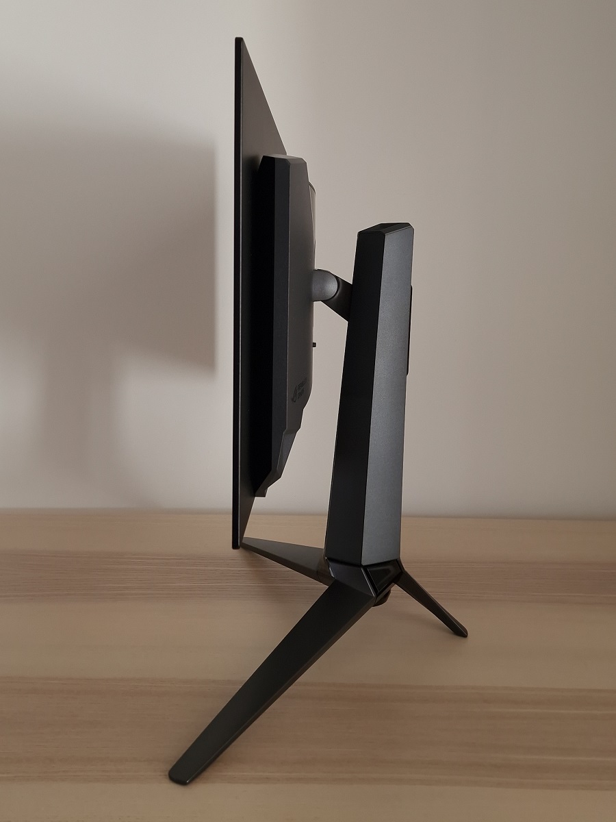 anyone knows any vesa STAND (not arm), that is adjustable without screws  and decent?