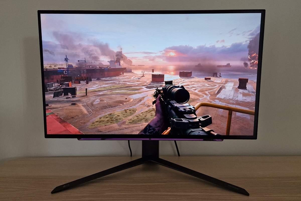 LG UltraGear 27GR95QE-B Review | PC Monitors